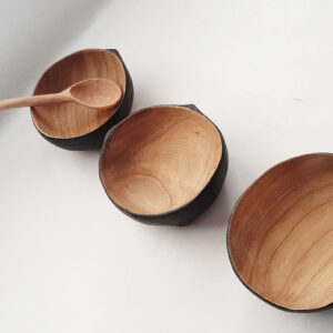 Cuencos de madera pequeños