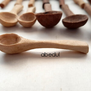 Cucharas de madera pequeñas