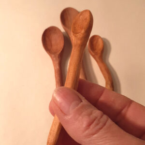 Cucharas de madera pequeñas