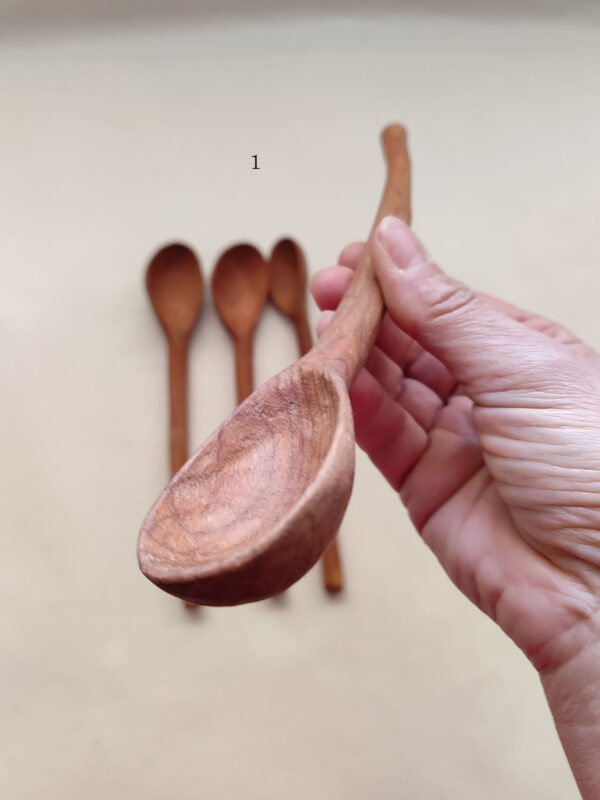 Cucharas madera cerezo redonda - Imagen 4