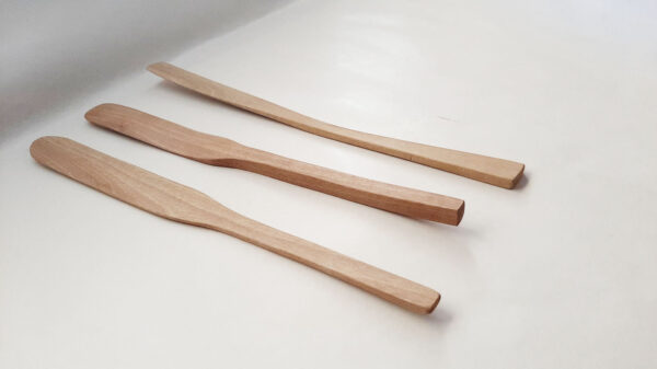 Espátula madera nogal artesana