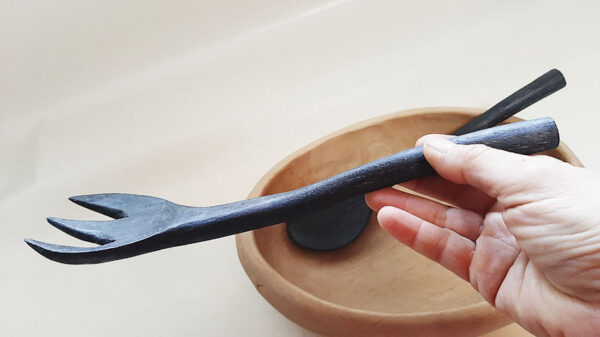 Juego cubiertos ensalada TRI-Ebo. Madera de castaño - Imagen 4