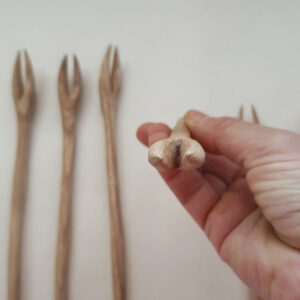 Pincho madera de castaño Dúo