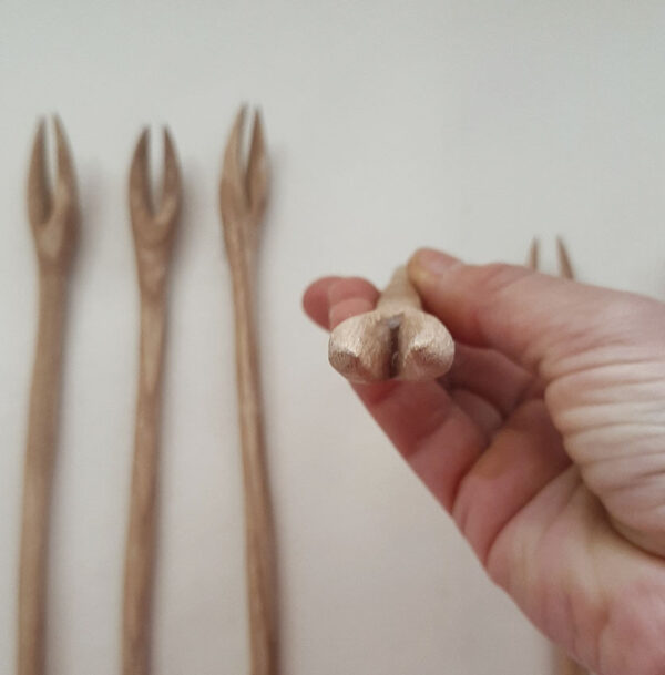 Pincho madera de castaño Dúo