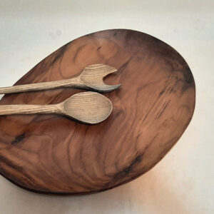 Platos de madera artesanos