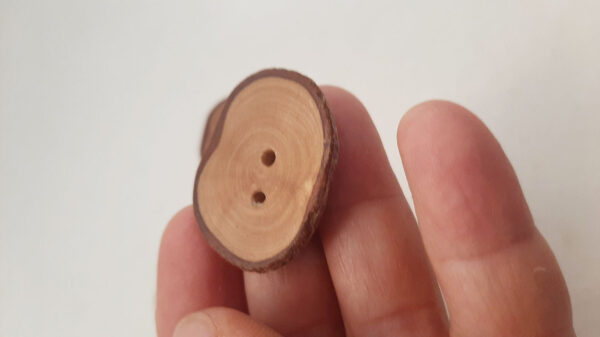 Juego botones madera almendro. - Imagen 6