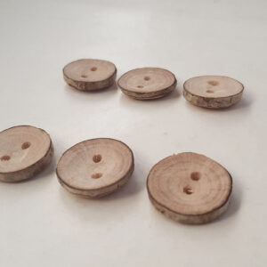 Juego botones madera avellano