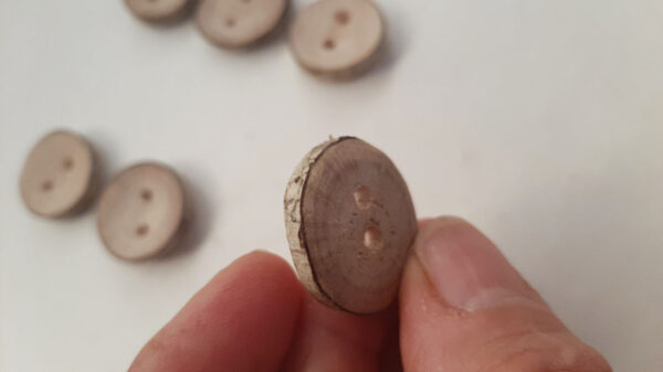 Juego botones madera avellano - Imagen 3