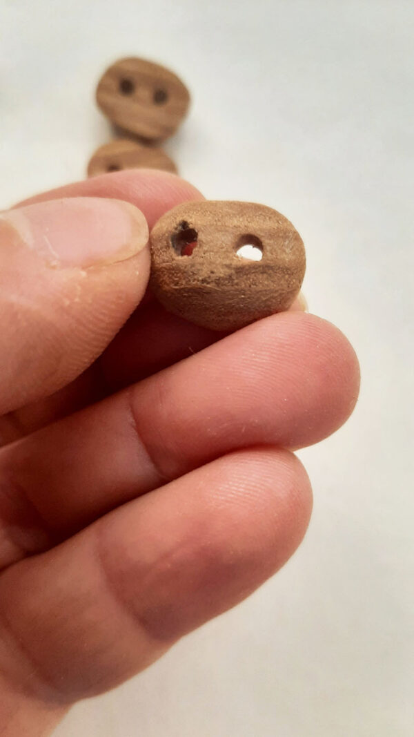 Juego botones madera fresno. Natural - Imagen 6