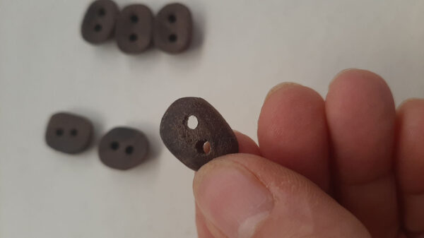 Juego botones madera nogal. - Imagen 8