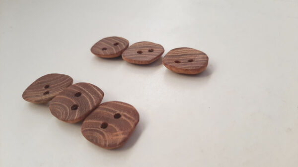 Juego botones madera olmo