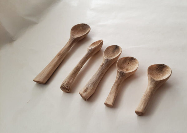 Cuchara pequeña madera laurel - Imagen 4